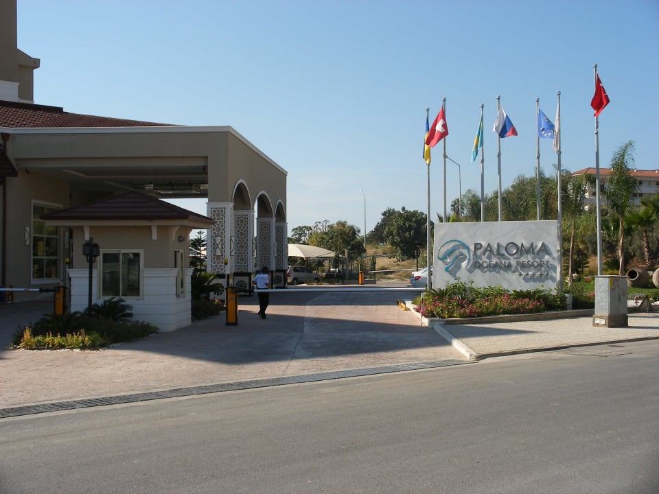 Einfahrt Paloma Oceana