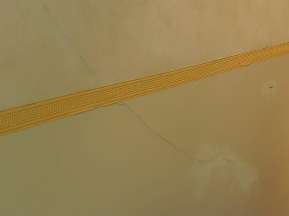 Renovierung? 4 Sterne sind wirklich zu viel.  Hotel Floris