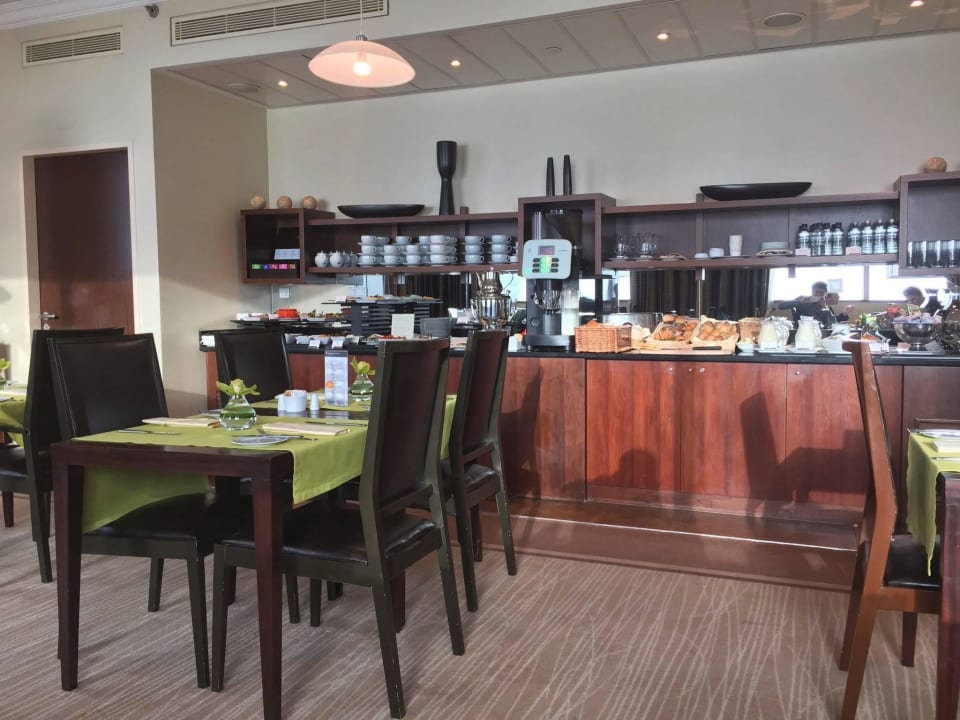 Bufet w saloniku InterContinental Warszawa