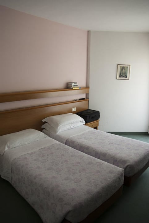 Blick auf die Betten Hotel Everest