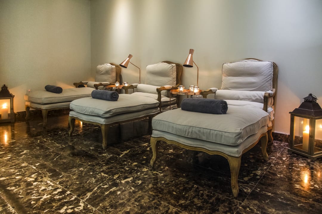 Aura Spa Crystal Springs Beach Hotel