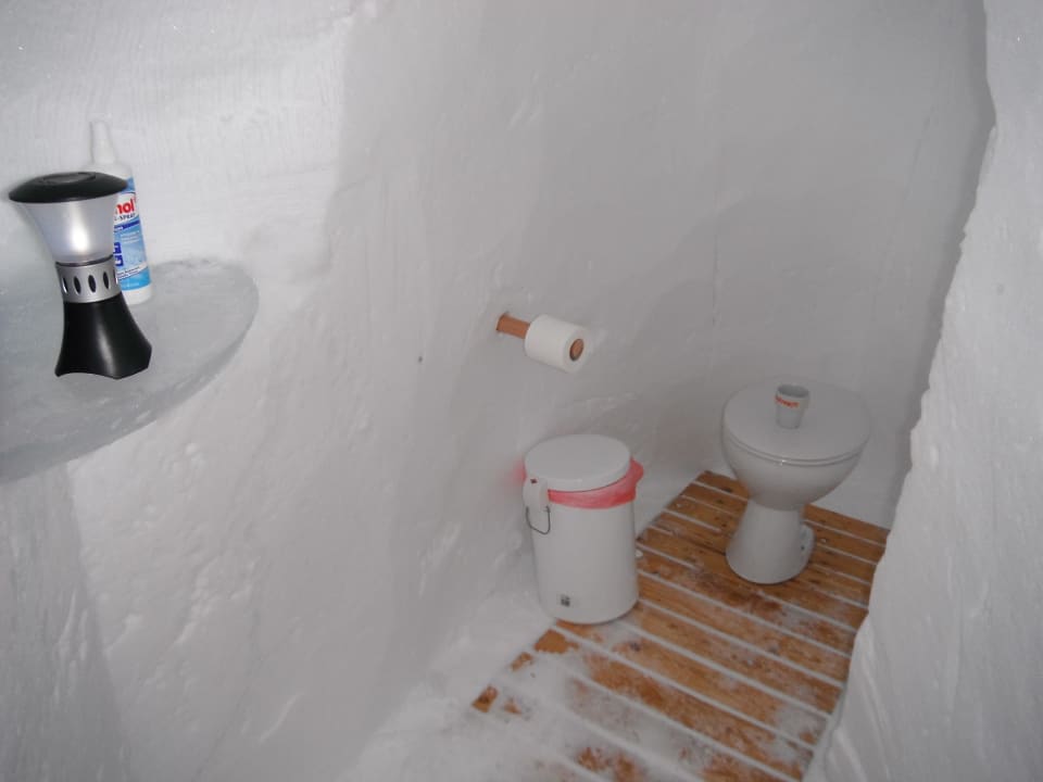 Privat-Toilette Iglu-Dorf Zugspitze