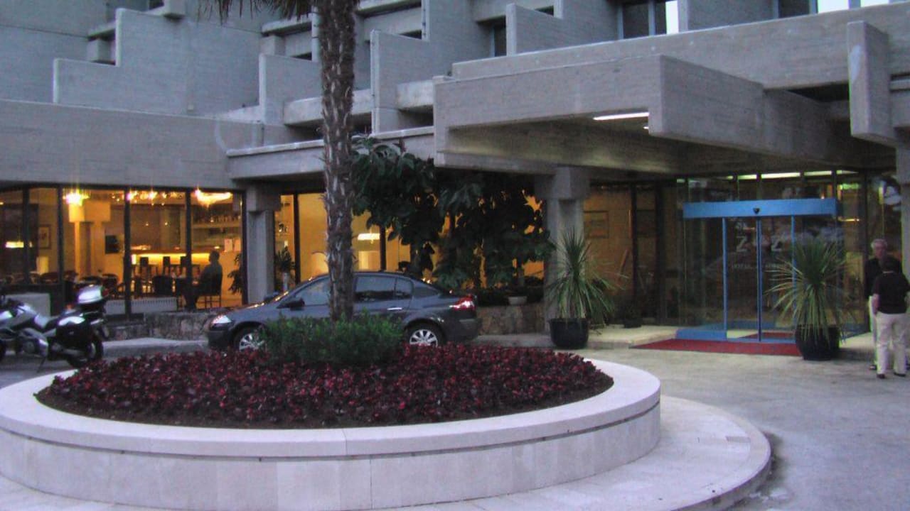 Eingang vom Hotel Bluesun Hotel Soline