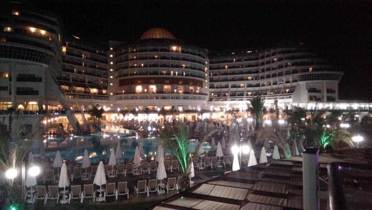 Bei Nacht  Seaden Sea Planet Resort & Spa