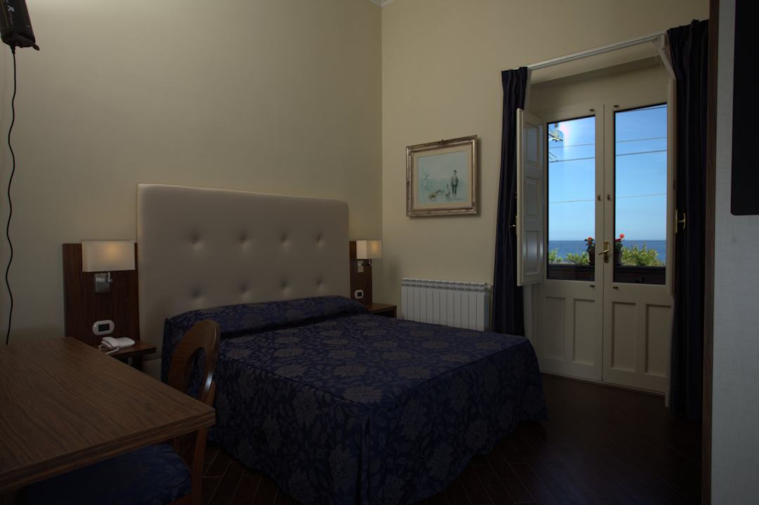 Standard double room Hotel Borromeo Resort