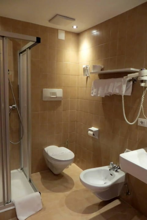 Badezimmer Hotel Alpenrose