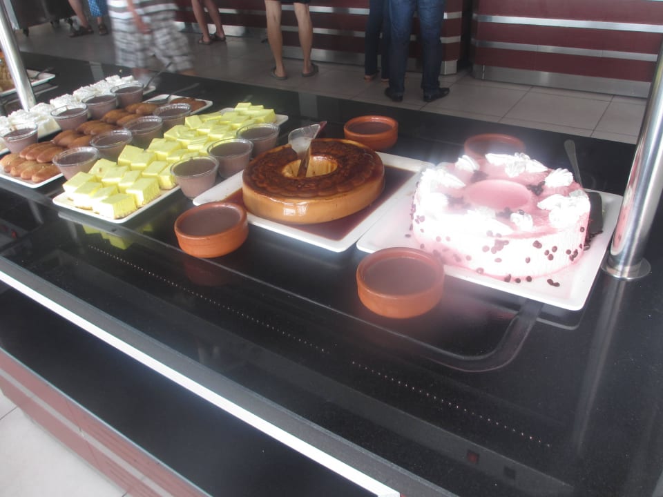 Büffet Petunya Beach Resort