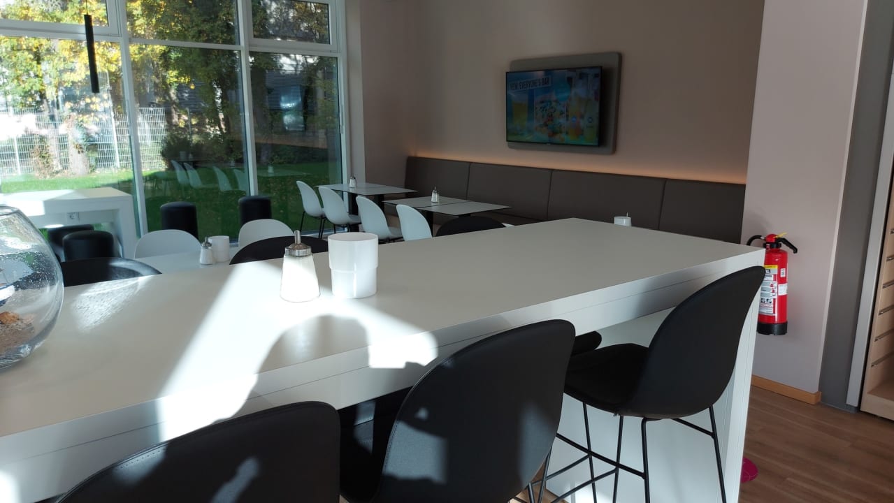 Gastro B&B Hotel Stuttgart-Neckarhafen