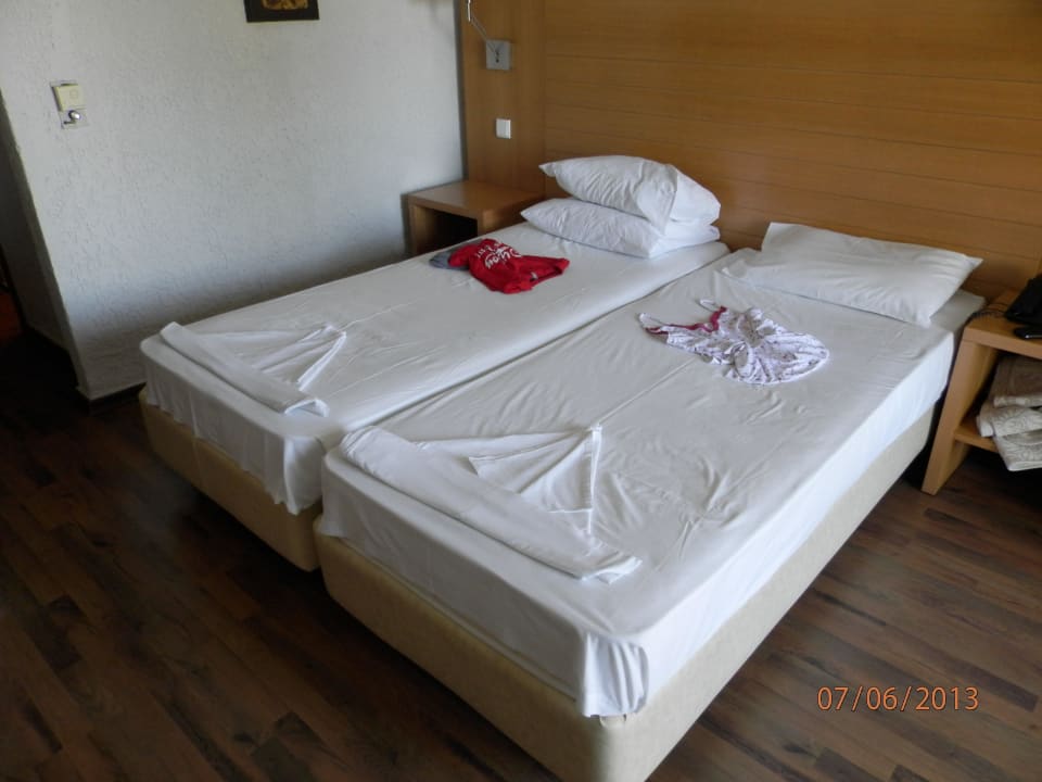 Frisch bezogen Betten alltoura Club Hotel Poseidon Palace