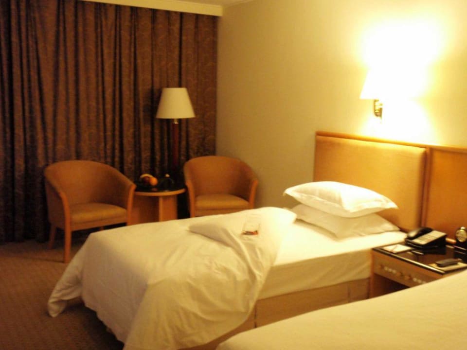 Zimmer RAMADA Pudong Airport  Hotel