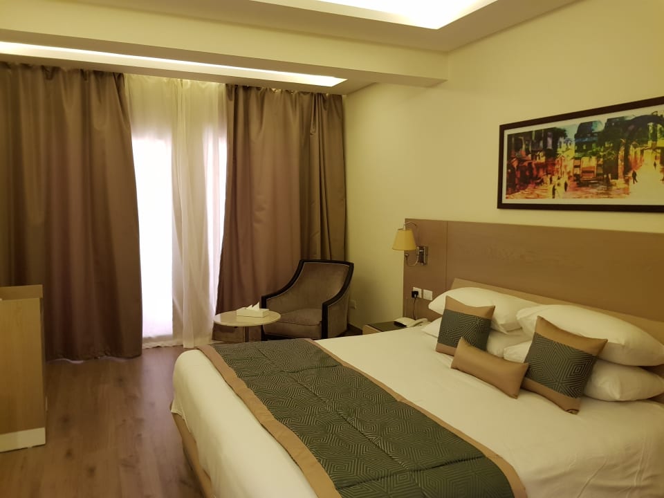 Das geräumige schöne Zimmer (131) Pickalbatros Alf Leila Wa Leila Resort - Neverland Hurghada