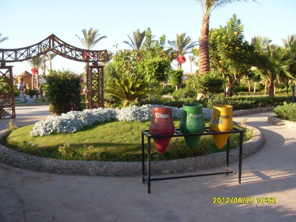 Jedno z wejść do ogrodu Le Jardin Aqua Park Resort