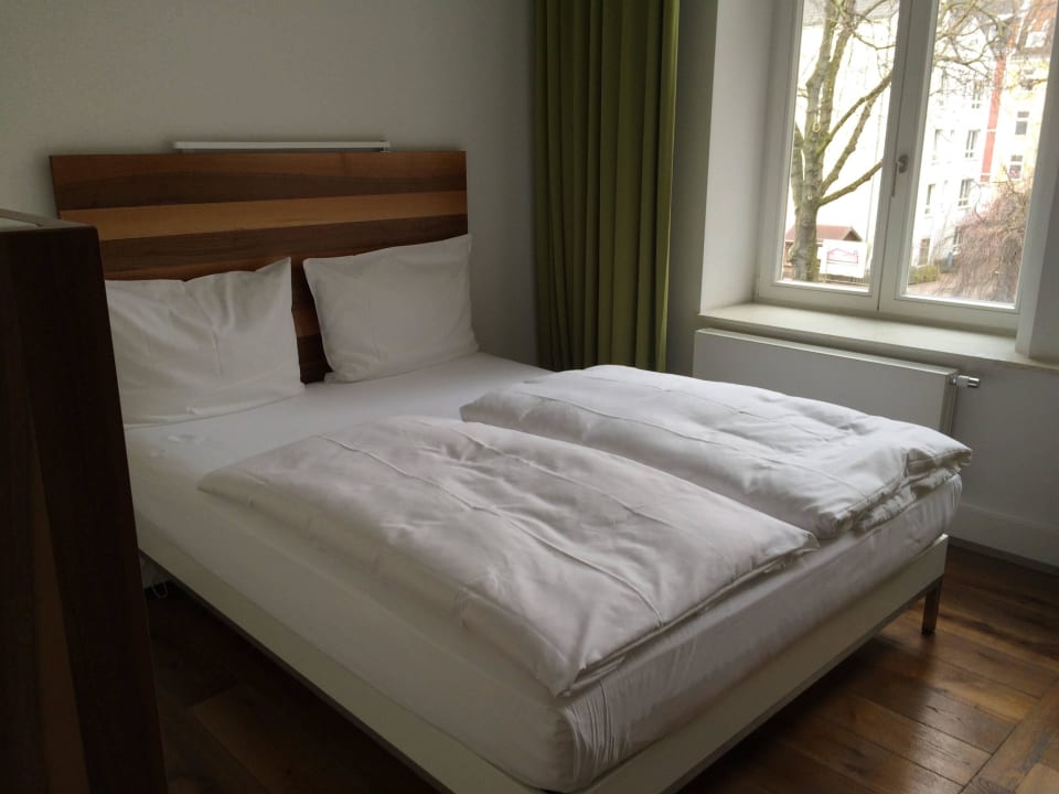 Unser kleines Zimmer HOPPER Hotel St. Josef