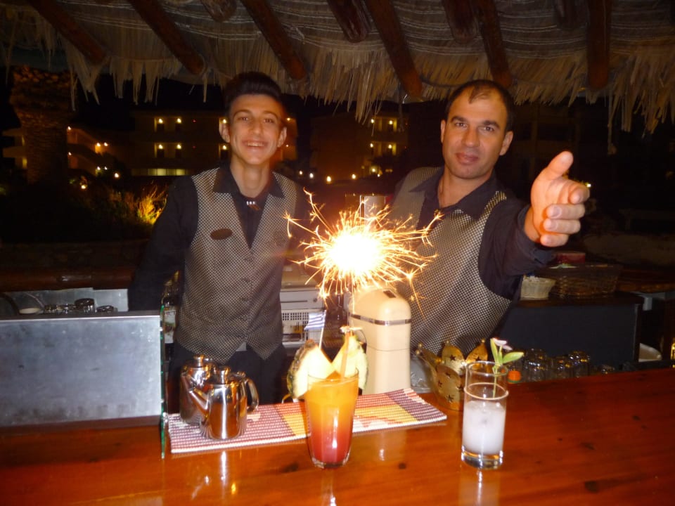 Sava und Cristos von der Safari-Bar Hotel Kalithea Horizon Royal