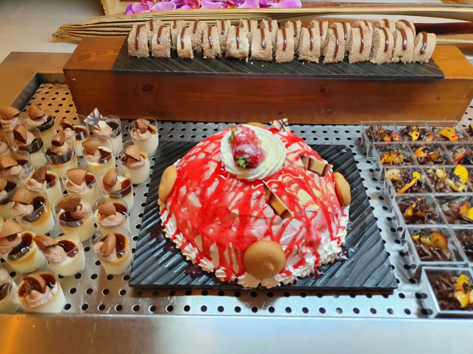 Gastro Crystal Springs Beach Hotel