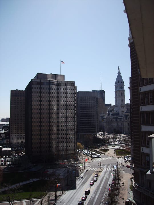 Vom Balkon zu downtown Hotel The Windsor Suites