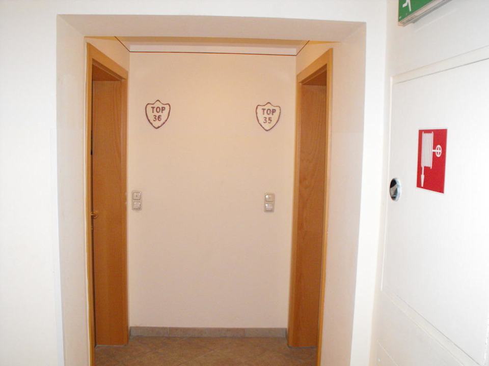 Flur 3. Etage aus der Sicht des Treppenhauses Aparthotel Grüner Baum Vils