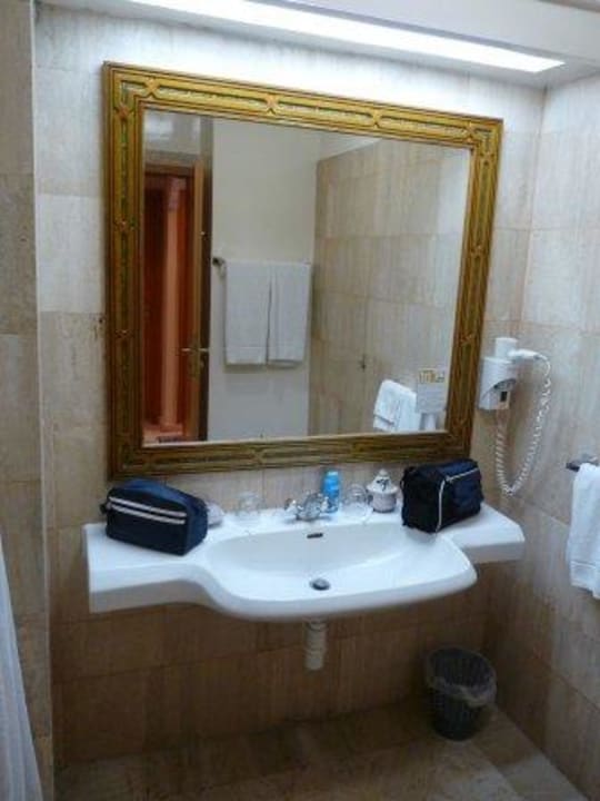 Bad des Familienzimmers Agadir Beach Club Hotel