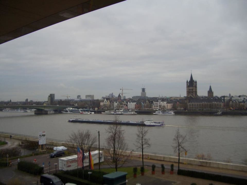 Der Rhein Hyatt Regency Köln