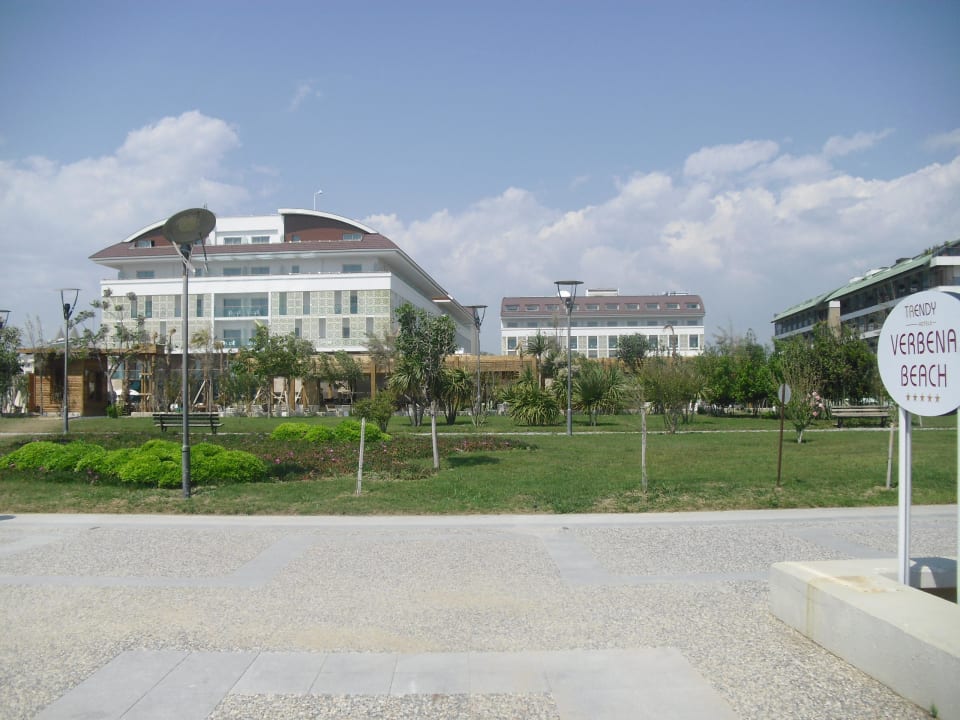 Weg vom Strand zum Hotel Sentido Trendy Verbena Beach