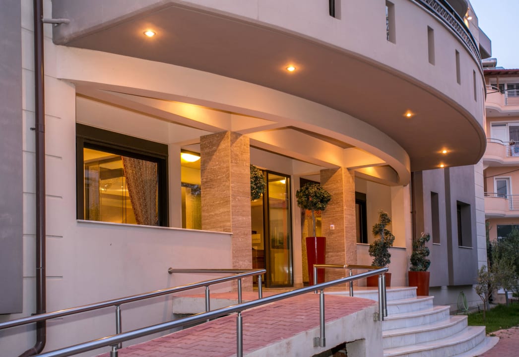 ENTRANCE Hotel Thalassies Nouveau