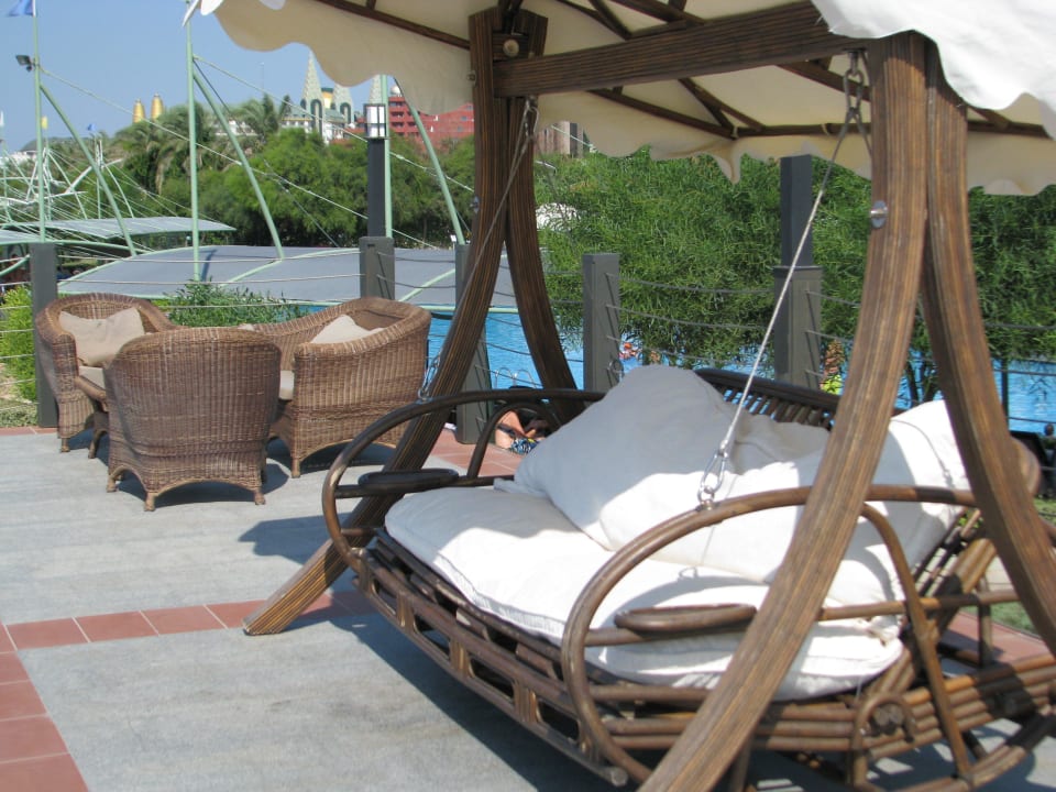 Entspannen im Garten  Limak Lara Deluxe Hotel & Resort