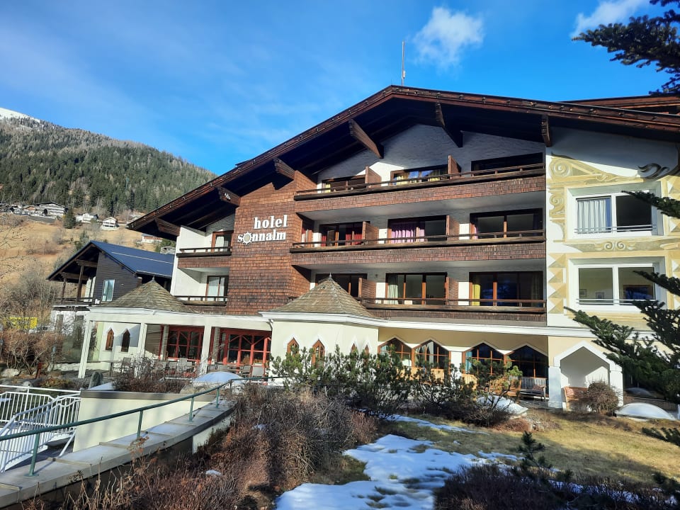 Außenansicht Hotel Sonnalm