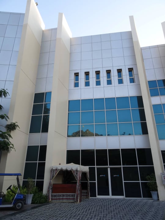 Eingang von vorne Radisson Blu Resort Fujairah