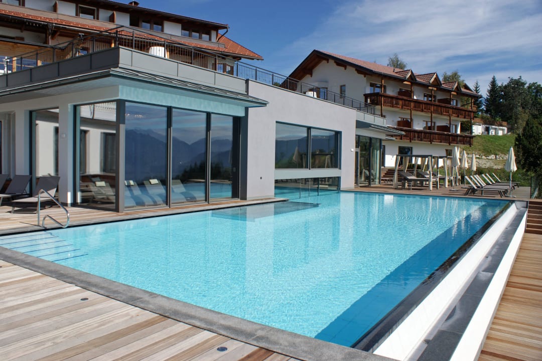 Außenpool Parkhotel Holzerhof