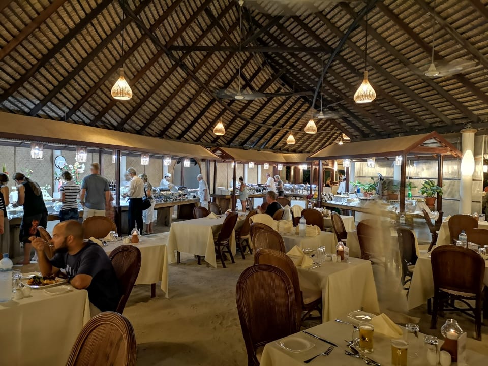 Gastro Angaga Island Resort