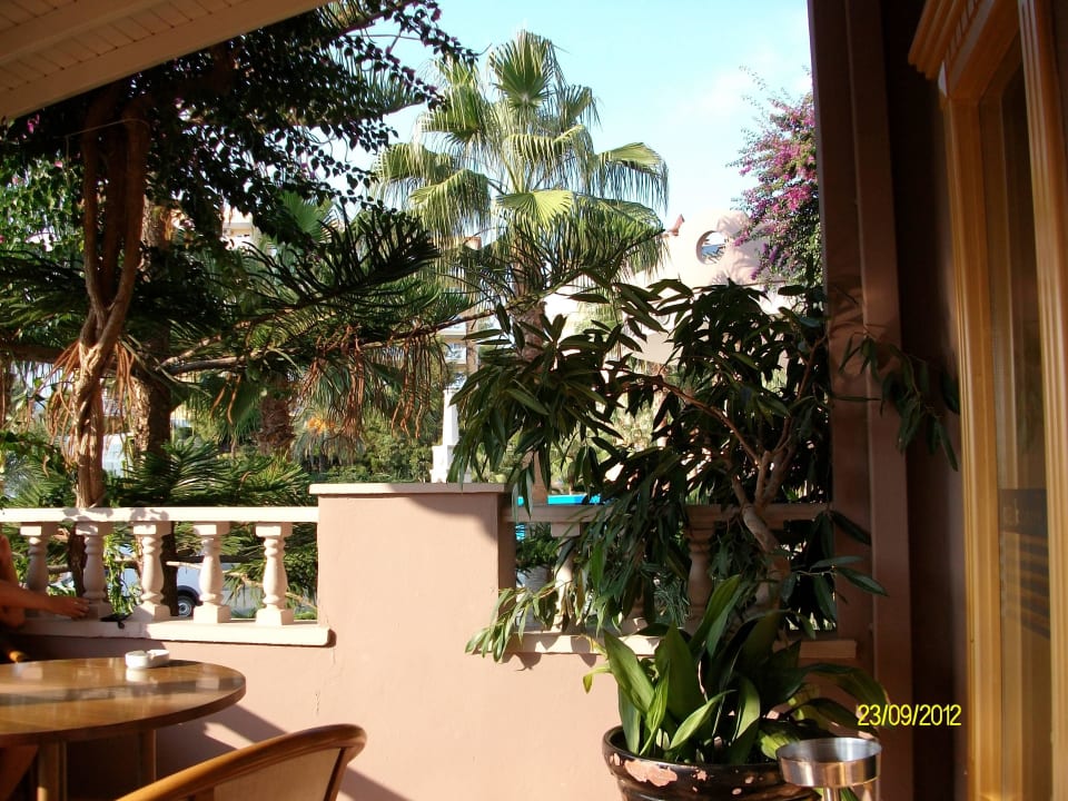 Sunset Bar aussen Hotel Club Paradiso