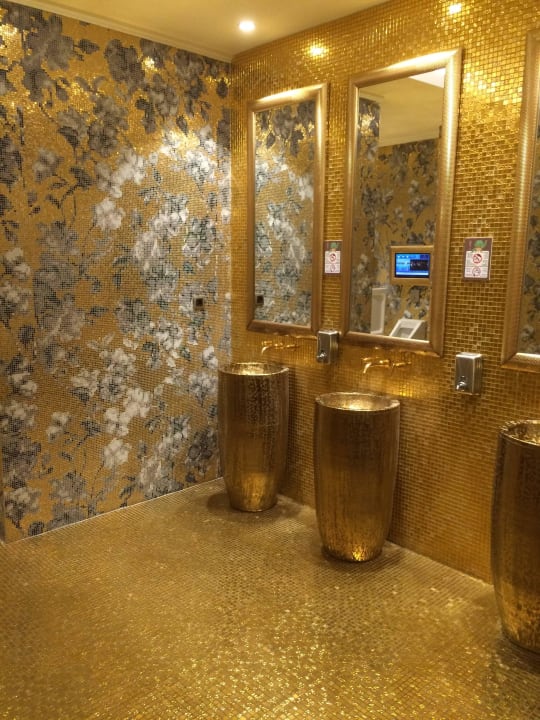 Offene Toilette Azura Deluxe Resort & Spa Hotel