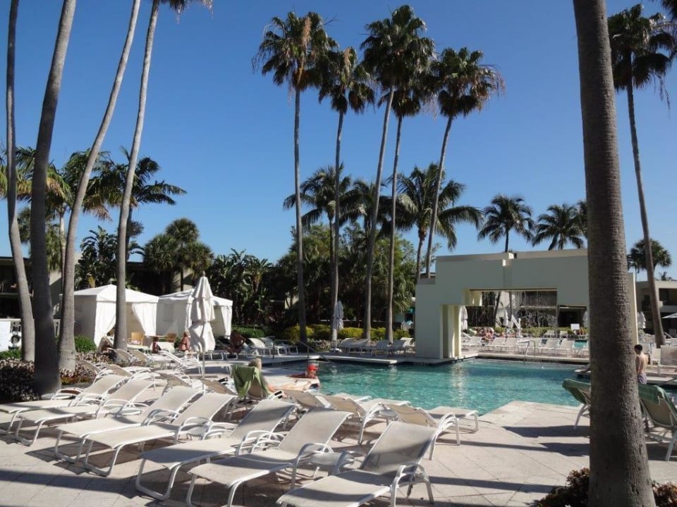 Pool Pier Sixty-Six Hotel & Marina