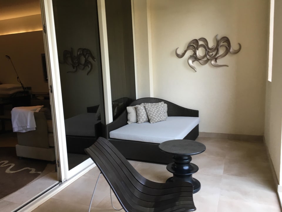 Balkon Park Hyatt Abu Dhabi Hotel and Villas