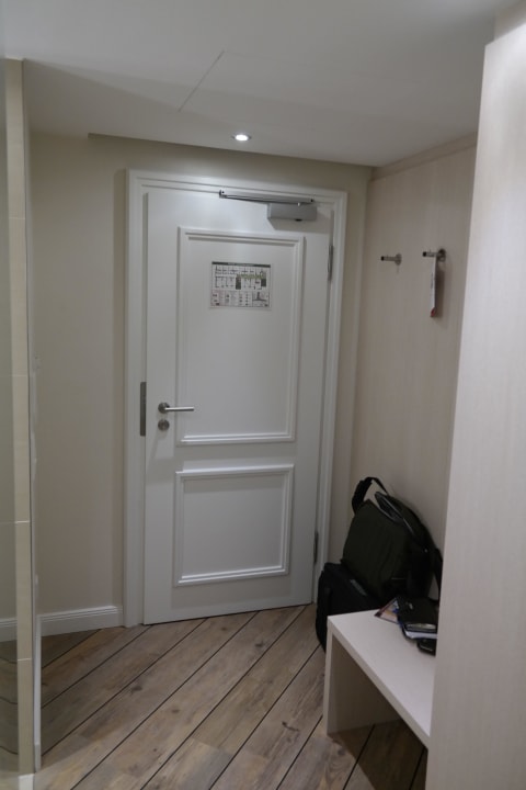 Eingangsbereich Hotel Vier Jahreszeiten Lübeck