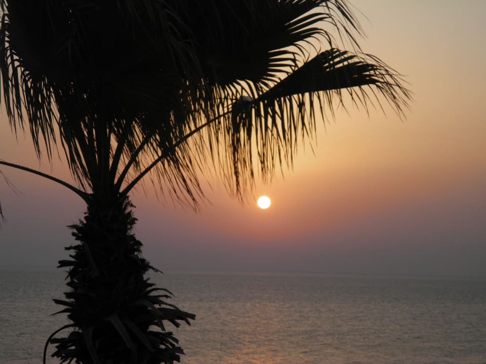 Opkomst van de zon.. Pickalbatros Citadel Resort
