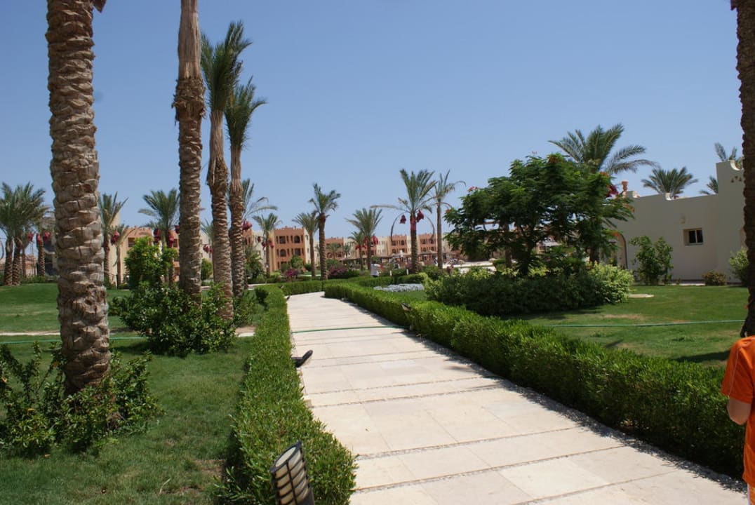 Weg Familienzimmer Haupthaus SUNRISE Royal Makadi Resort