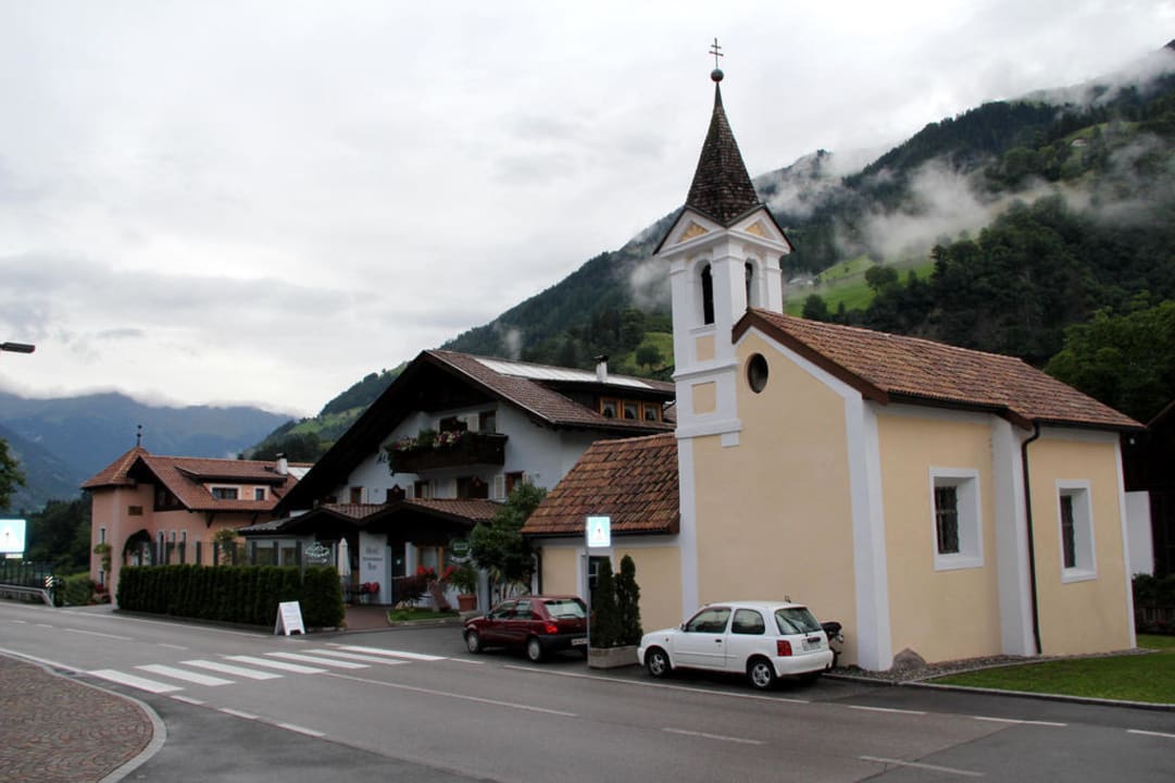 Ansicht Straßenseite Alpenhof Lodge Passeiertal