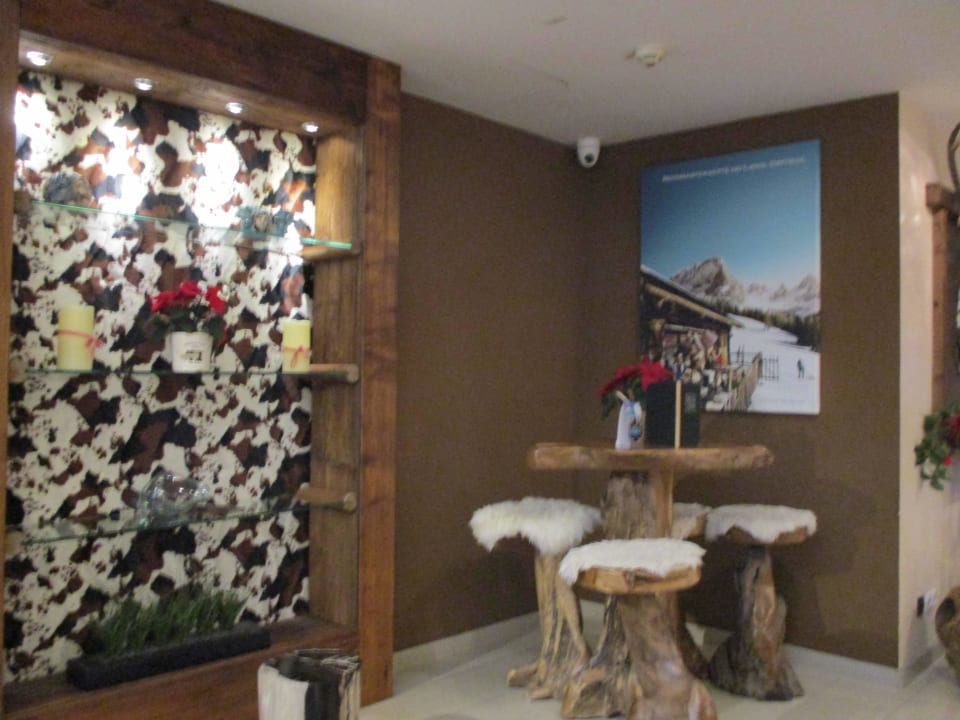 Sitzmöbel und Dekoration Hotel Enziana Wien