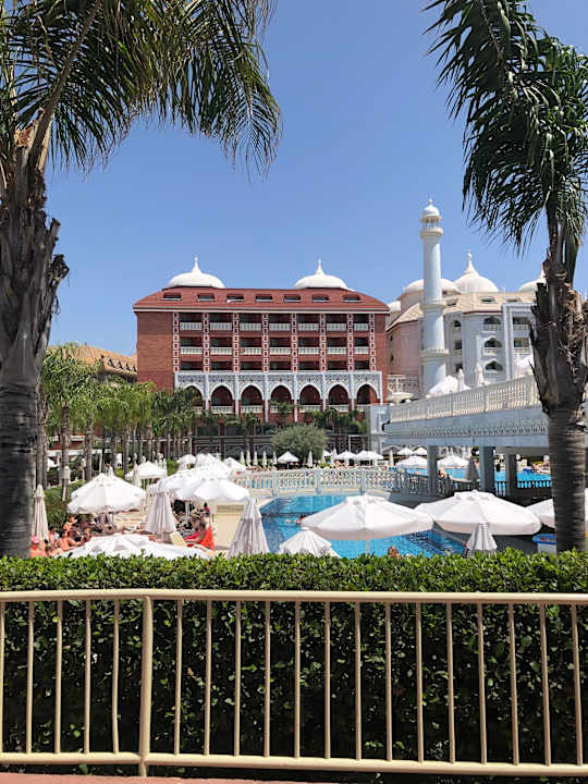 Außenansicht Royal Taj Mahal Hotel