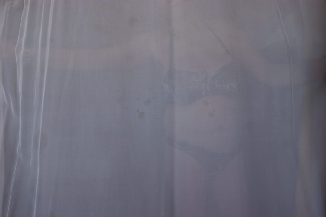 Balkonvorhang seit der Anreise fettig und dreckig Malikia Resort Abu Dabbab