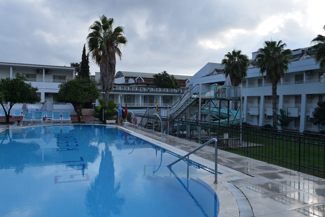 Pool Armas Gül Beach