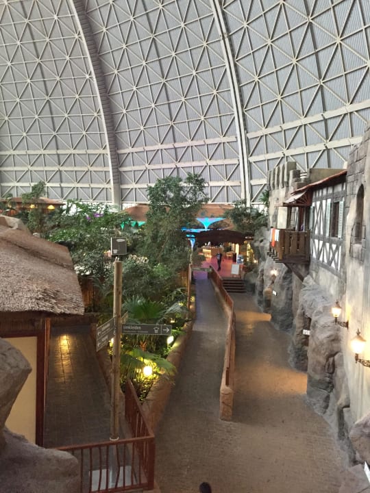 Pool Tropical Islands Resort