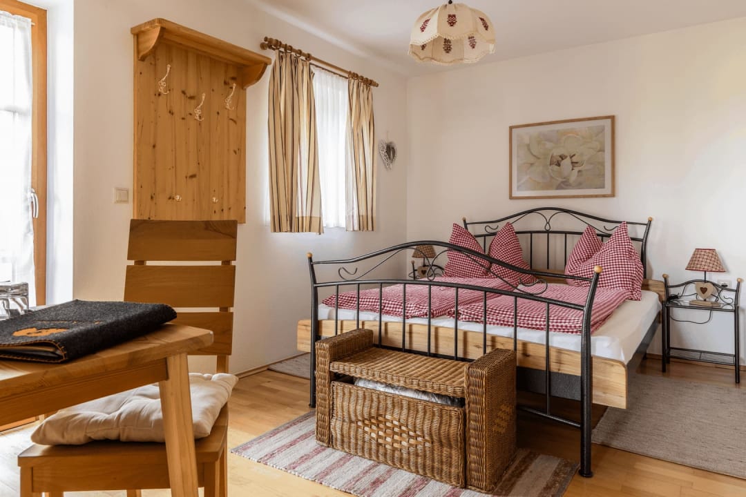 Zimmer Weingut & Buschenschank Pölzl