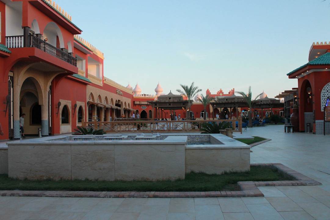 Restaurantstrasse Pickalbatros Alf Leila Wa Leila Resort - Neverland Hurghada