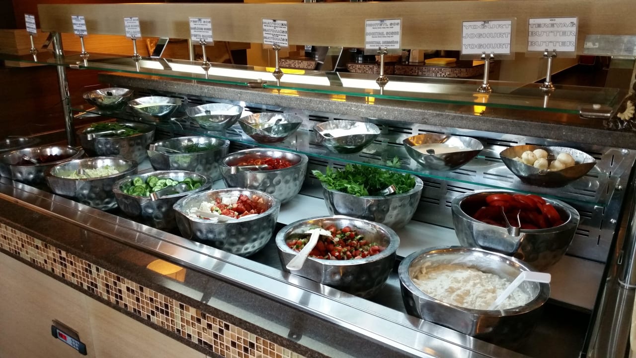 Büffet Club Grand Side