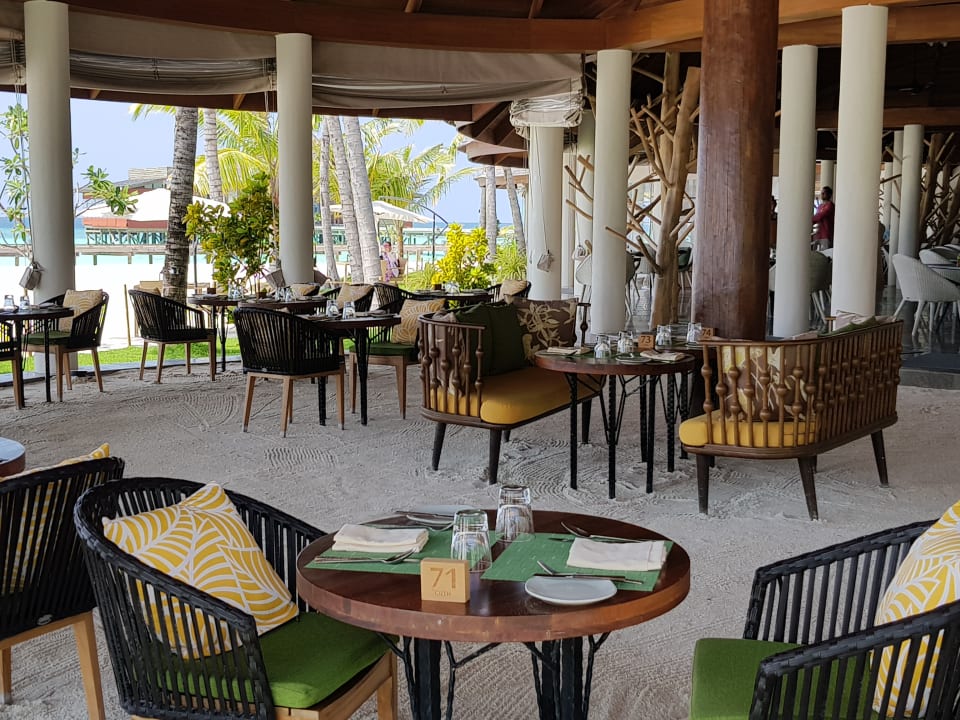 Mainrestaurant  OZEN LIFE MAADHOO