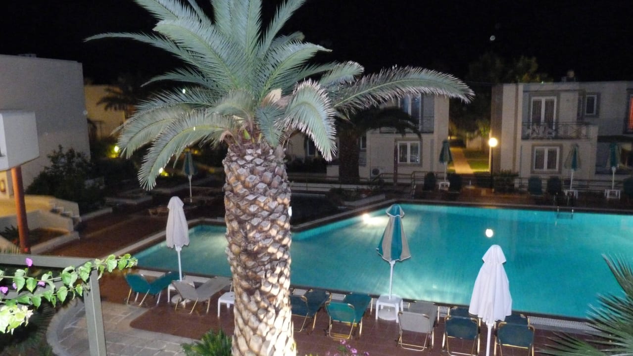 Pool in der Bungalowanlage bei Nach HARPIN Georgioupolis Resort Aquapark & SPA