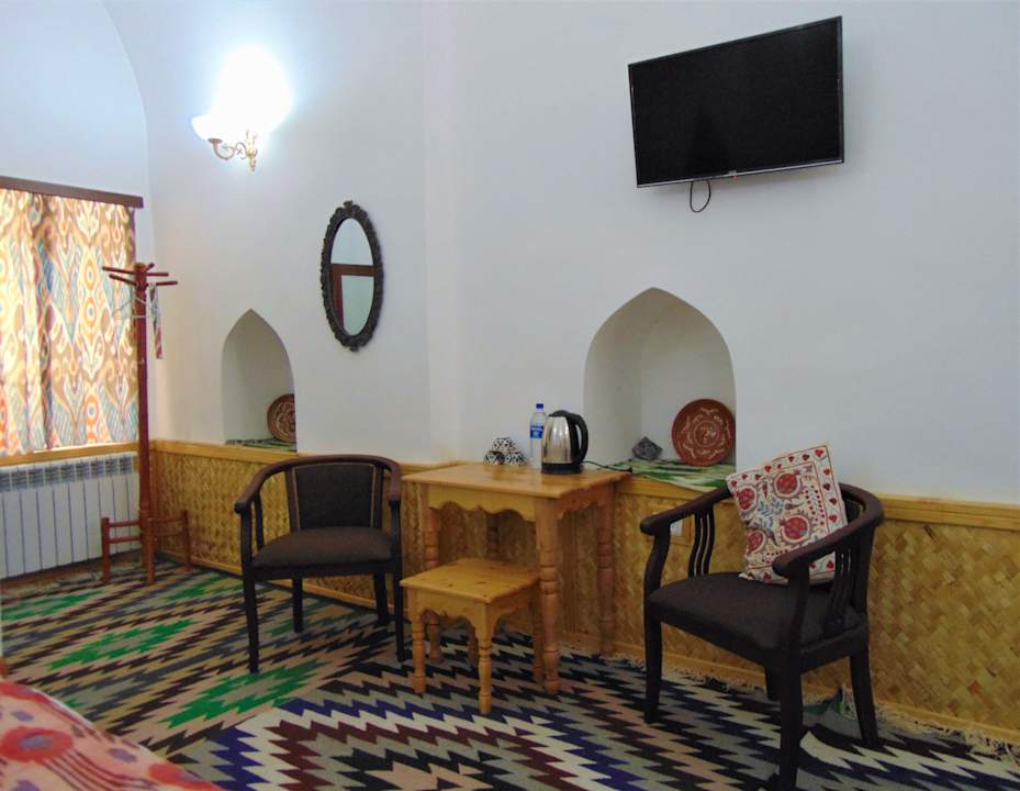 Zimmer Madrasah Polvon-Qori Boutique
