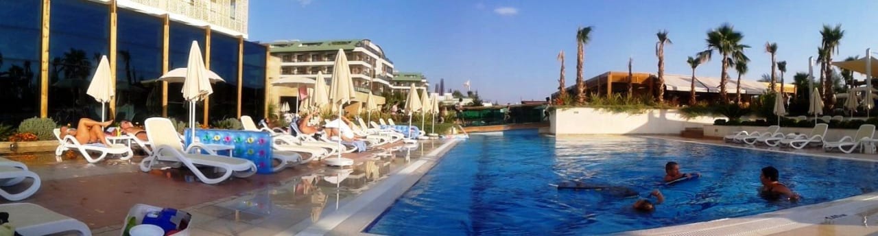 Einer der drei Pools Sentido Trendy Verbena Beach